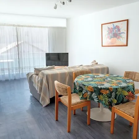 Apartment Cozy Vacation Cocoon With 2 Balconies